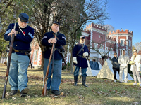 the soldiers' uniforms